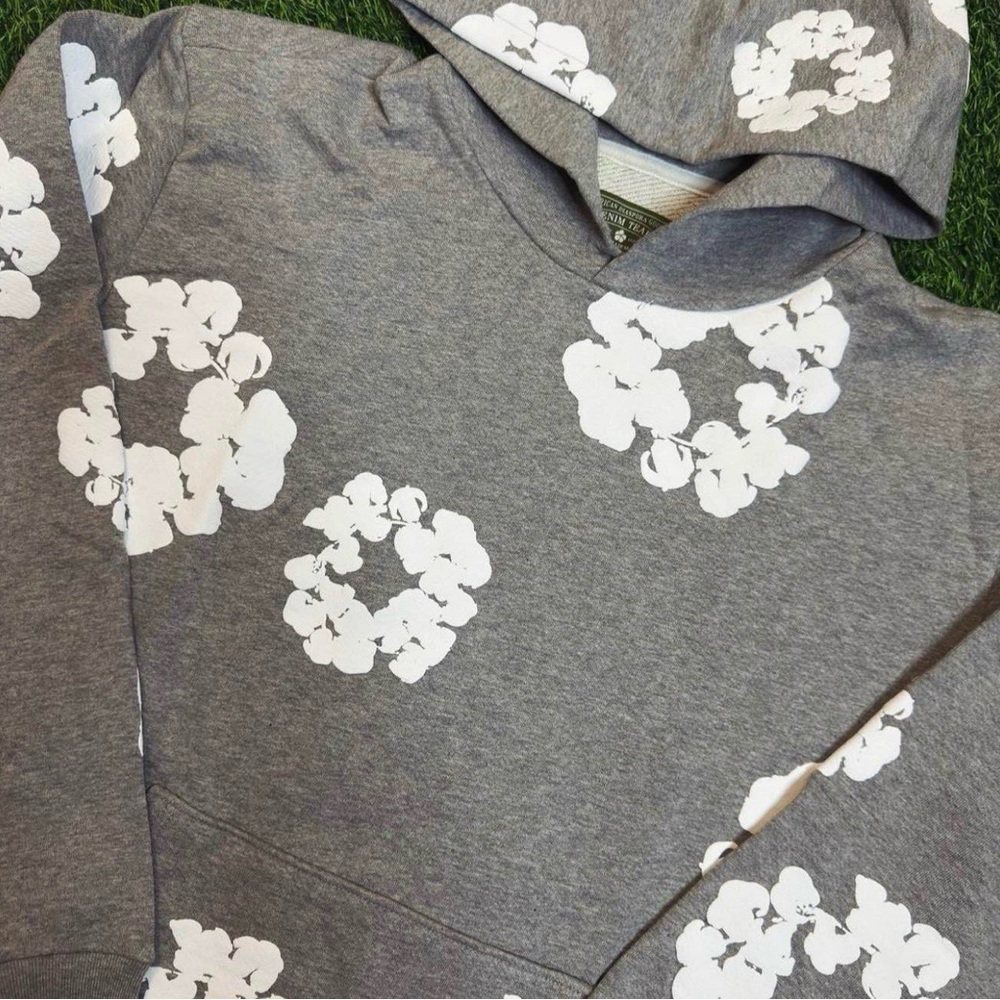 Large grey denim tears hoodie‼️